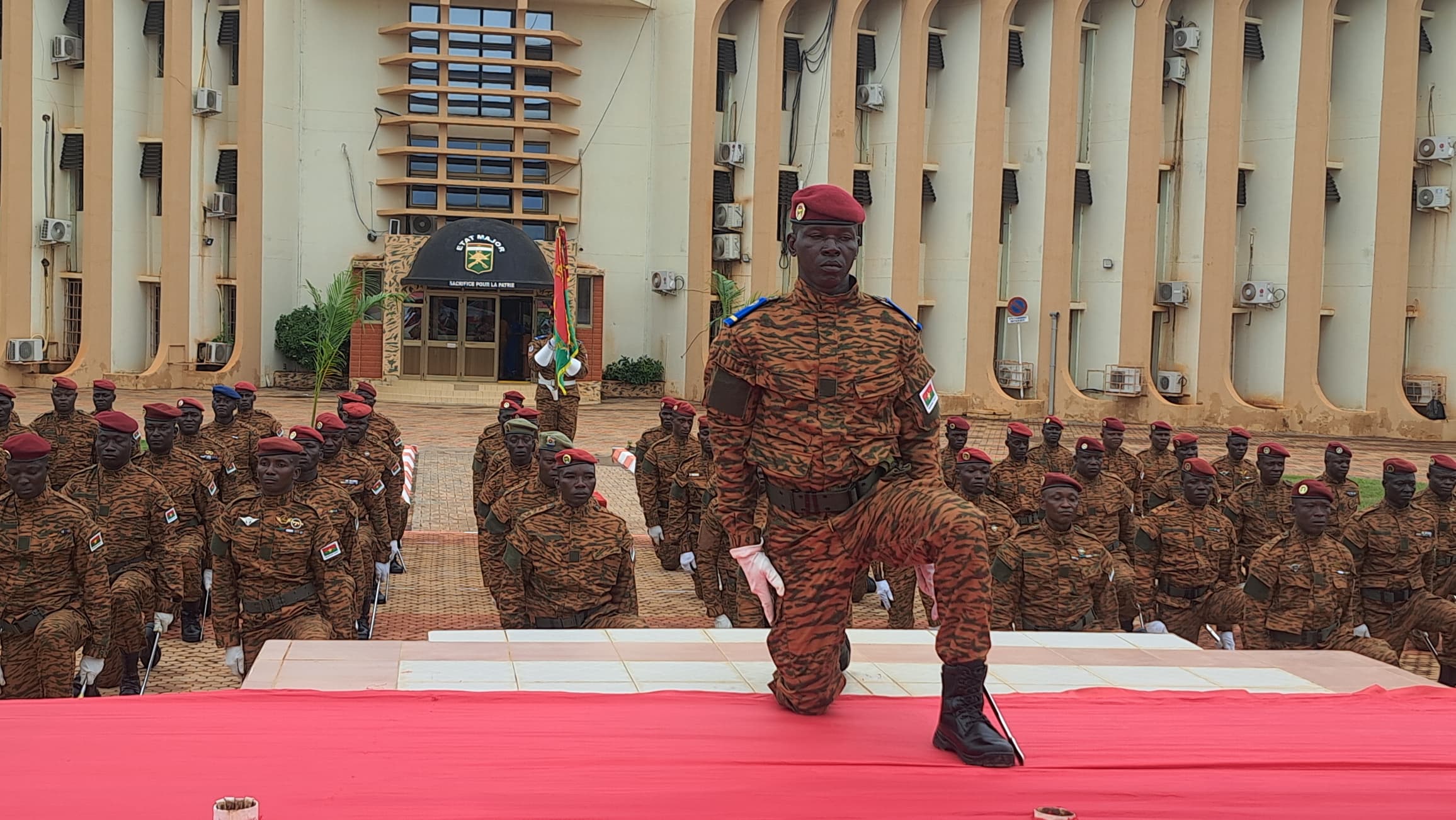 74 sous-officiers